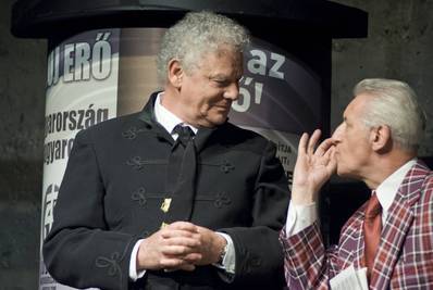 Balfék! Jobbra át!