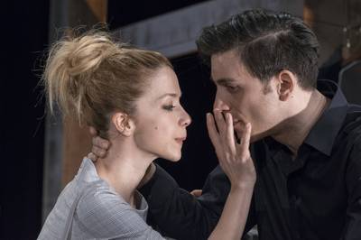 Dühöngő ifjúság Dühöngő ifjúság